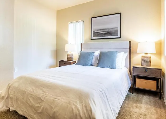 Apartment Landing - Modern With Amazing Amenities Avondale