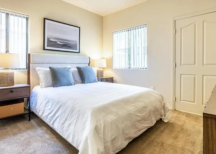 Landing - Modern With Amazing Amenities *