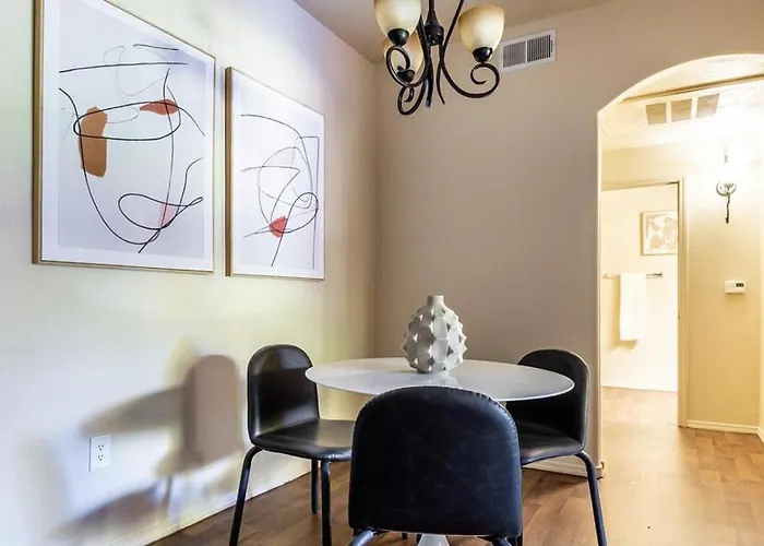 Landing - Modern With Amazing Amenities Apartment Avondale