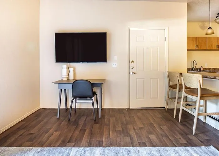 Landing - Modern With Amazing Amenities *